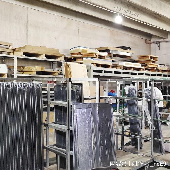 碳纤维五轴加工中心 全封闭机床结构 改变复材加工工艺(图2)