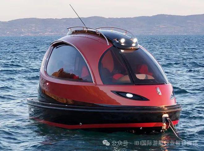 九游官网海上外星人！意大利推出酷似宇宙飞船的碳纤维小艇(图4)