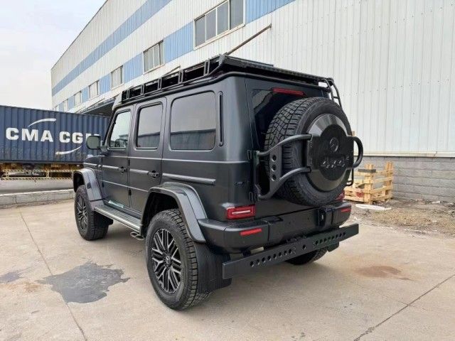 2025款奔驰G63 4x4现车报价大G中的大哥傲视群雄(图4)