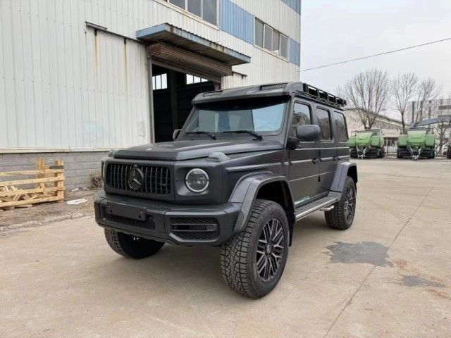 2025款奔驰G63 4x4现车报价大G中的大哥傲视群雄(图1)