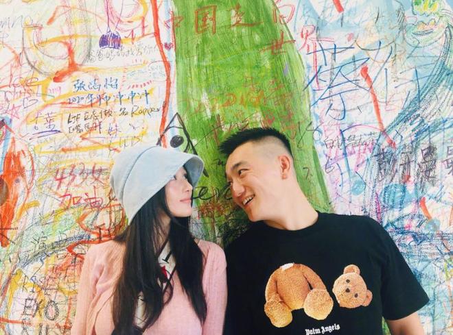 张馨予何捷七年军婚甜过偶像剧打脸了多少“塑料夫妻”引发热议(图2)