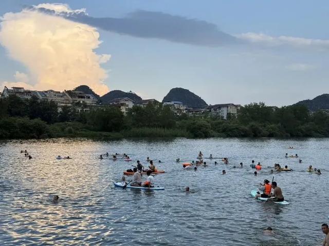 九游娱乐官方网站“水上顶流”火出圈！越来越多桂林人加入！(图2)