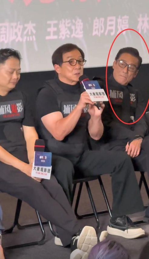 成龙自曝家有弹药库3000 杆枪 10 万发子弹特权竟这么多？(图6)