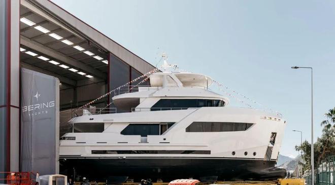 九游官网Bering Yachts年度第二艘力作——B88探险游艇成功下水（视频）(图1)
