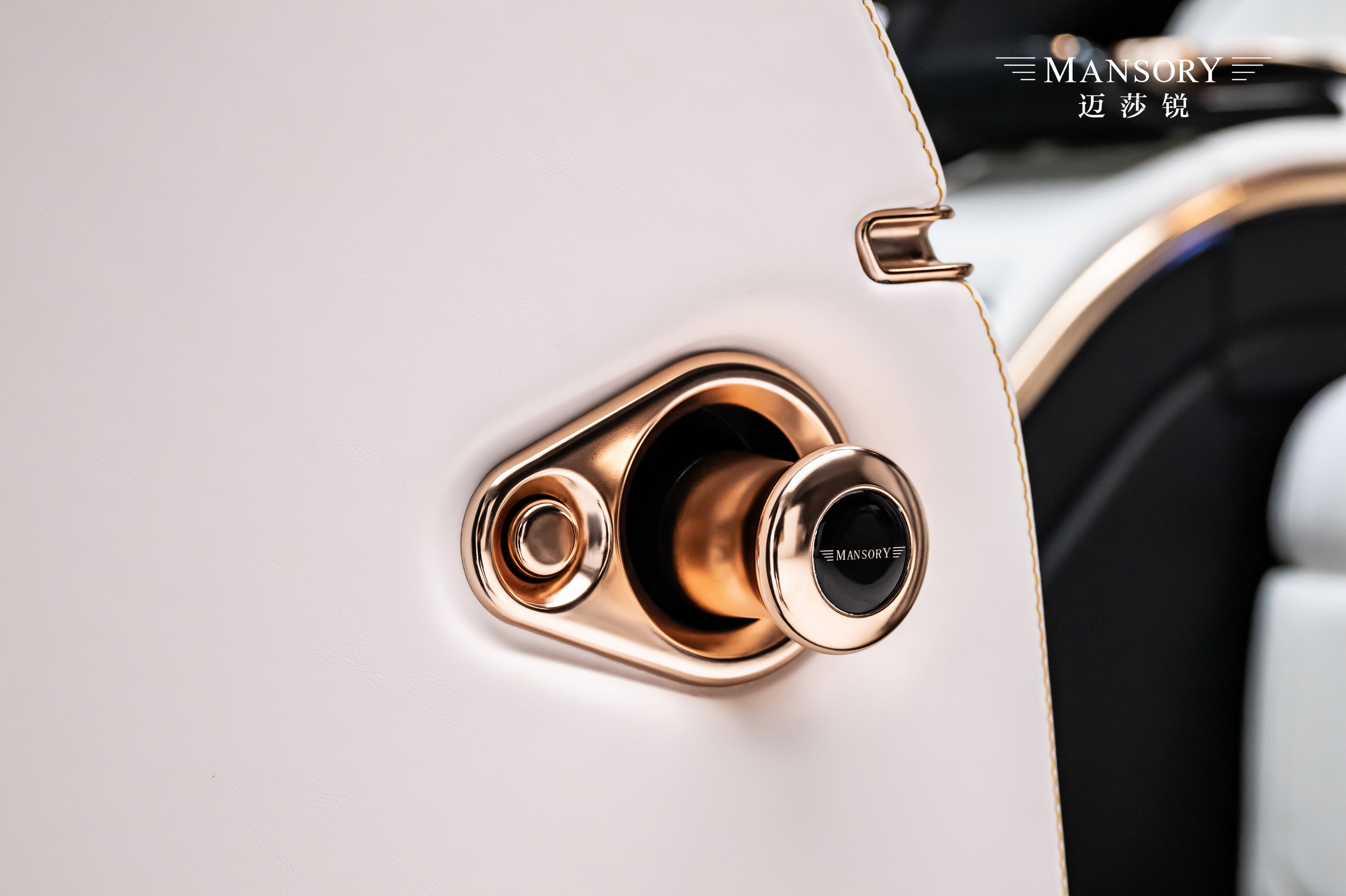 剖析迈莎锐游艇内饰商务车商务车MPV改装哪家性价比高九游娱乐官方网站(图1)