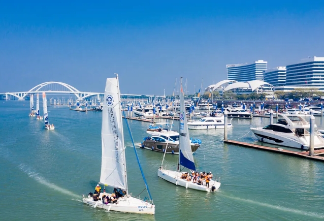 浙江杭州：智能九游官网游艇畅游富春江