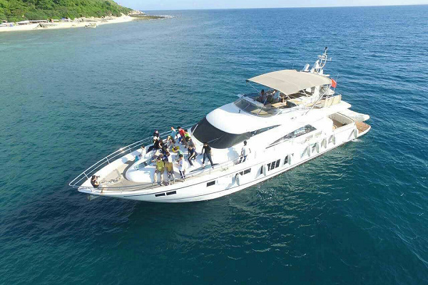 探海游艇亮相消博会三亚国际游艇分展区