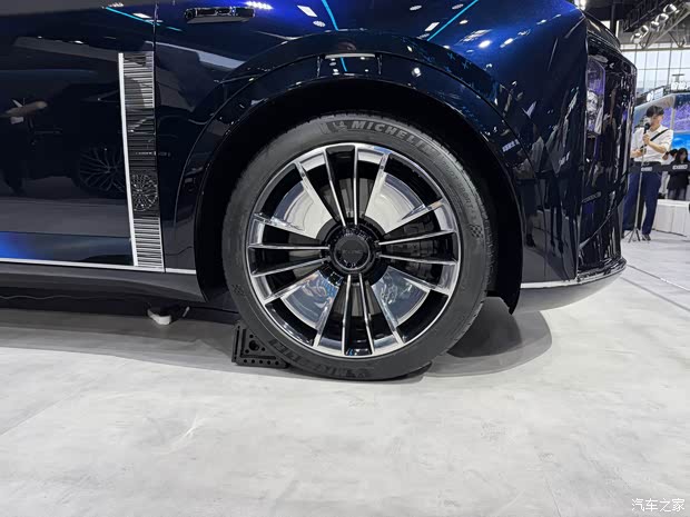2026北京车展：九游官网奇瑞瑞虎X艾瑞泽SiCAR V23白武士等多车首发！(图53)
