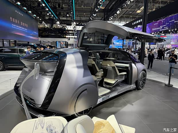 2026北京车展：九游官网奇瑞瑞虎X艾瑞泽SiCAR V23白武士等多车首发！(图59)