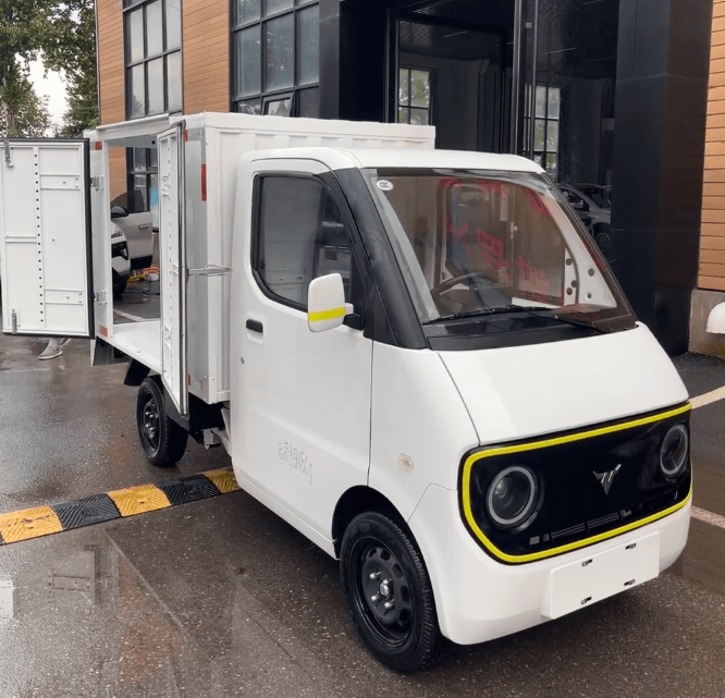 九游官方app入口大力牛魔王D02对比F-150猛禽凌枭：两类皮卡底层定位割裂参数、驾乘与购车价值全面解析(图1)