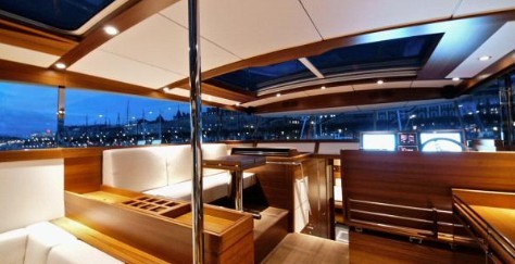 納維特推出全球首款碳纖維游艇 媲美蘭博基尼(图2)