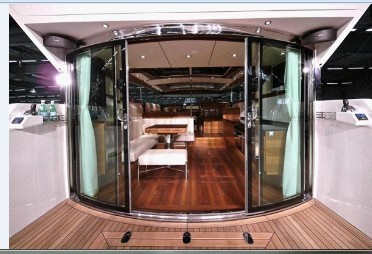 納維特推出全球首款碳纖維游艇 媲美蘭博基尼(图4)