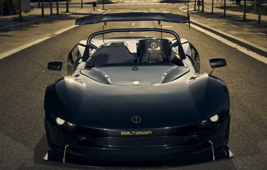 800公斤电动赛车亮相！短短5分钟可充电80%(图2)