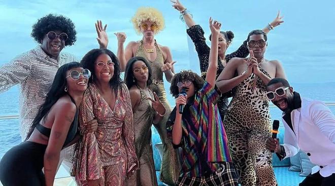 周租百万美元游艇不烧柴九游娱乐官方网站油！魔术师约翰逊的环保之旅(图3)