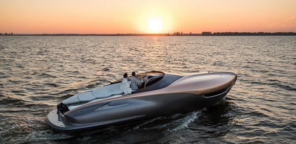 广西防城港：一钓鱼船翻沉_12名遇险人员已于今天凌晨成功获救