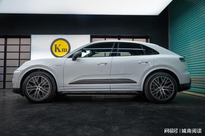 适用保时捷Macan95C车身碳纤维装饰条来了(图1)