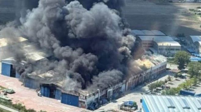 大火吞噬意大利Carbon Line船厂