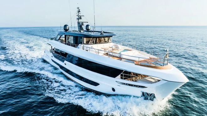 本届戛纳游艇节上引人注目的15艘新游艇(图5)