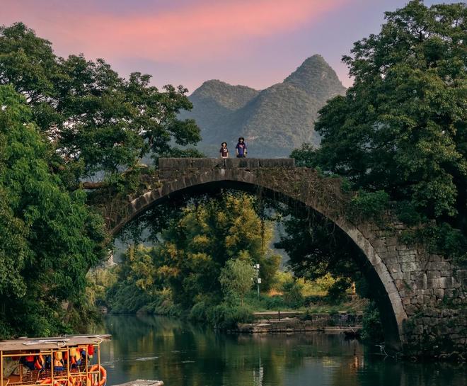 桂林亲子游跟团游五日价格多少？桂林5天4晚跟团游报价码住！(图1)