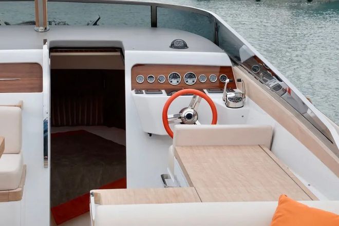 70年代意大利经典木制游艇的超现代再现(图5)