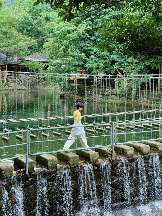 杭州四天三夜旅游大概花费？人均1000+玩转！本地导游带你避坑！(图1)