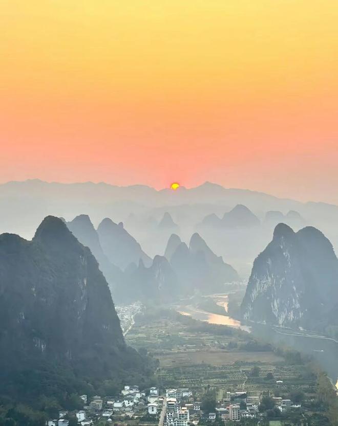第一次去广西桂林怎么安排行程？必去景点+美食推荐+出行全指南(图1)