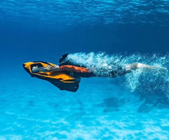 兰博基尼首款电动水上滑行器SE63亮相：支持60分钟全速航行九游官网(图3)