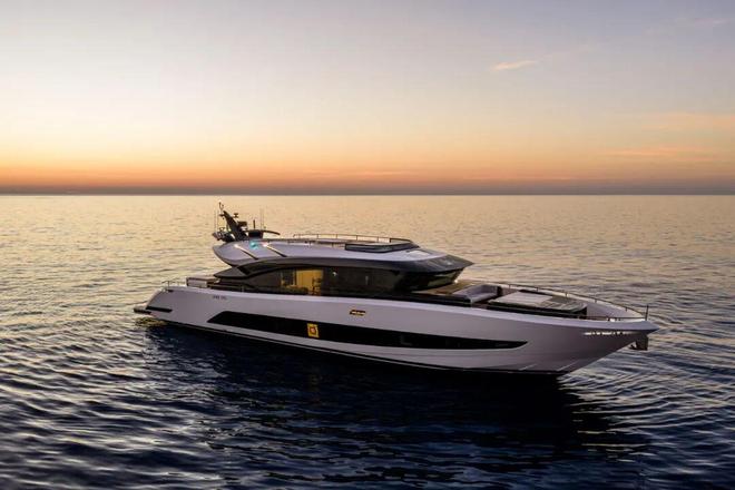 首艘AB 95游艇：动力、设计与舒适的完美融合！(图3)