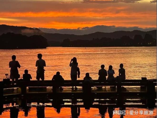 九游app苏杭四天三晚报团花费多少钱？四日游费用 + 热门景点全打卡