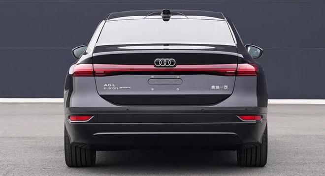 九游官网92mm加长+405kW新A6L：官车？不轿跑！(图6)