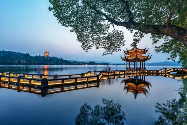 杭州三日游自由行攻略：2025年最新吃住行玩避坑指南