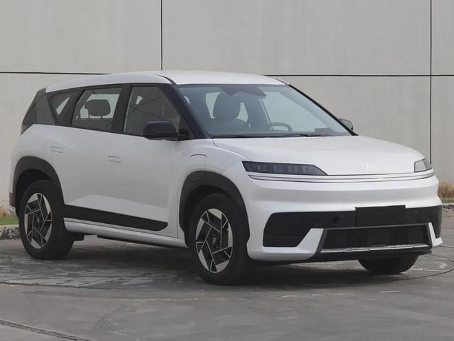 五菱星光730领衔4款MPV密集发布！还有超级豪车灵感竟来自狗狗(图14)