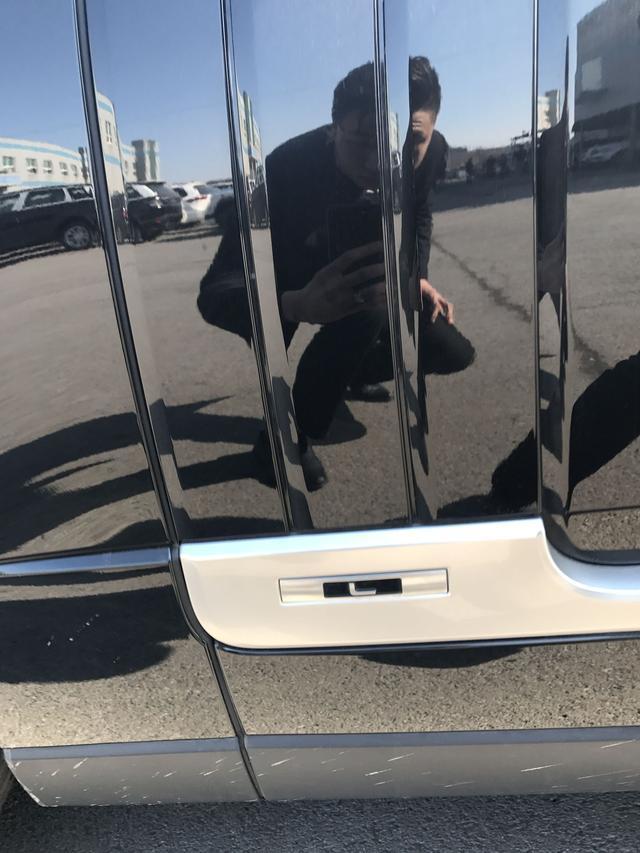 一个资深汽车销售者眼中的路虎揽胜：50创世加长(图2)