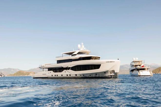 Numarine交付第二艘40MXP探险游艇(图3)