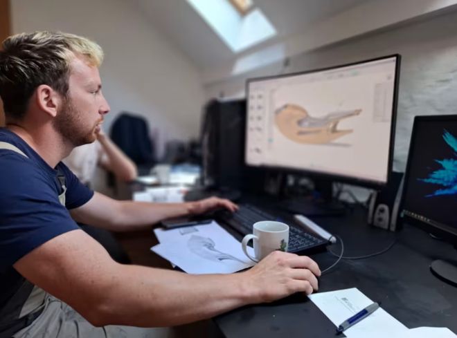 碳木交响曲：德国初创公司准备打造一款静奢电动摩托艇(图2)