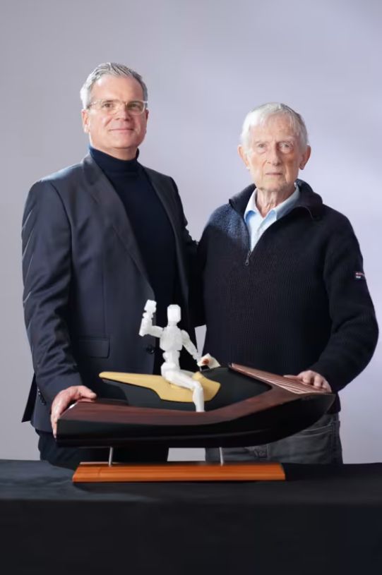 碳木交响曲：德国初创公司准备打造一款静奢电动摩托艇(图5)