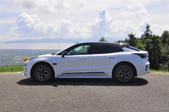 试驾焕新极氪001：不止猎装优雅还有进化(图4)