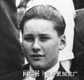 被誉为行走的荷尔蒙坏小子埃罗尔·弗林欲望毁掉的人生