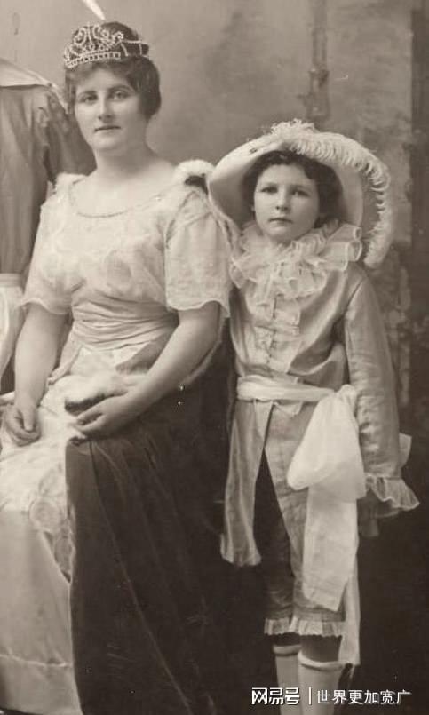 被誉为行走的荷尔蒙坏小子埃罗尔·弗林欲望毁掉的人生(图2)