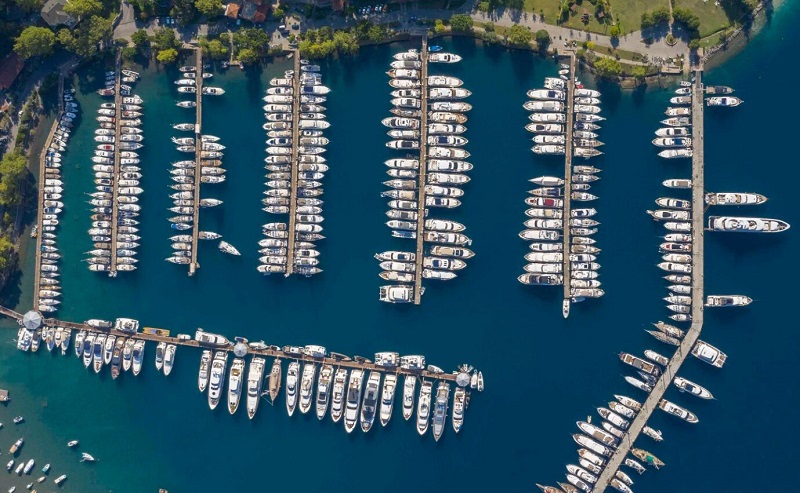 亚光科技A股股东户数增加11万户增幅1247%流通A股户均持股101万股降幅1108%户均持股市值898万元降幅219%