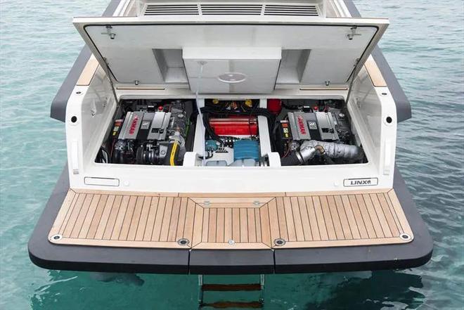 BYD 新推出的碳纤维双体附属艇Linx 30(图8)