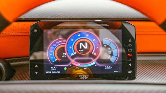 九游官网Donkervoort P24 RS创造770马力吨的超轻传奇(图11)