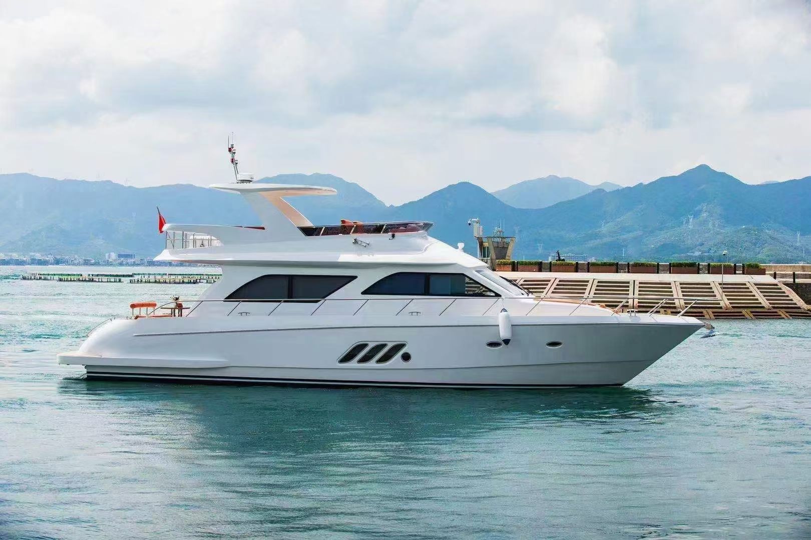 刘强东进军游艇业：50亿的个人豪赌！