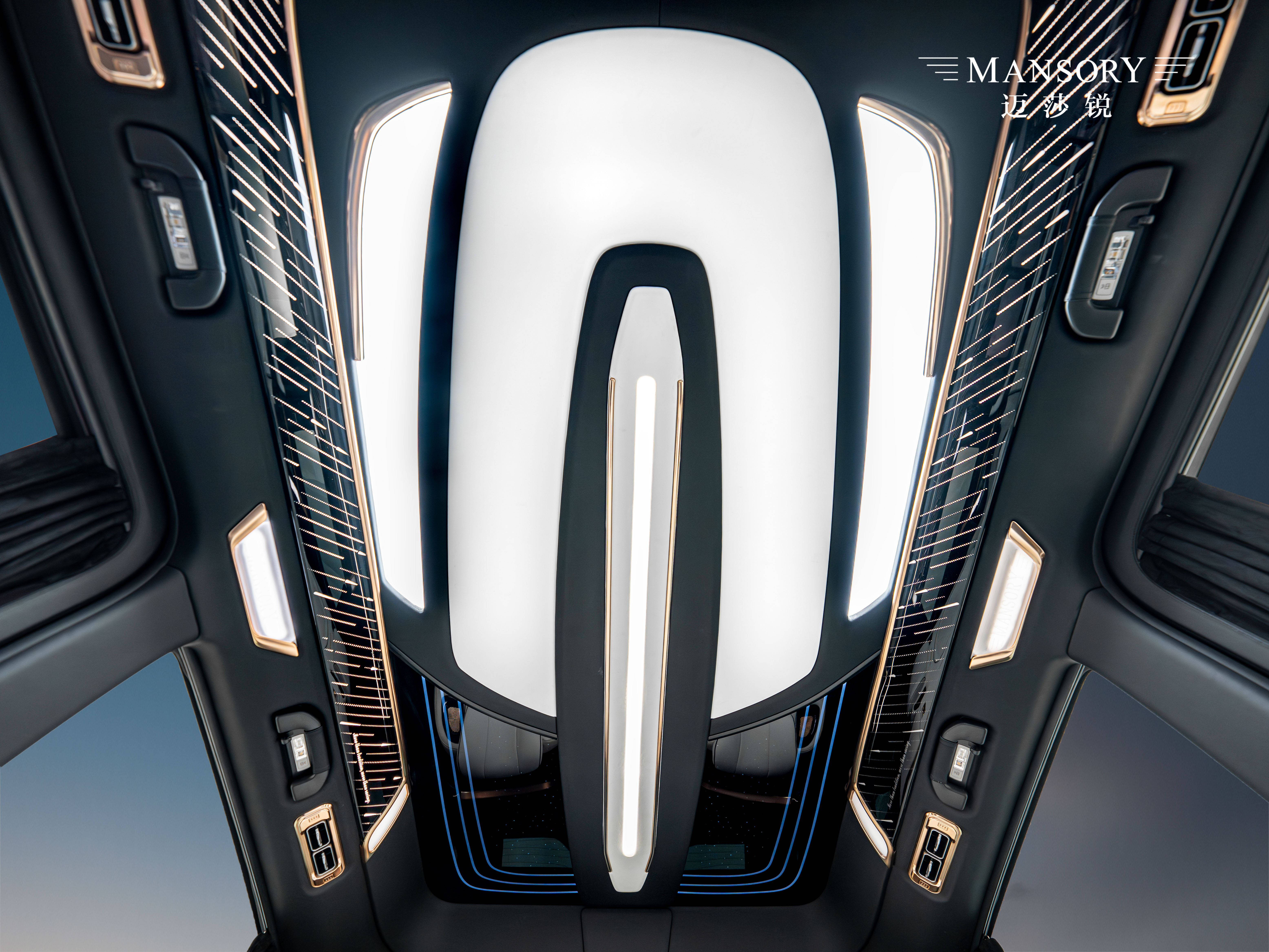 九游官网探寻全家长途出行豪华商务车品牌奔驰v260改装、迈莎